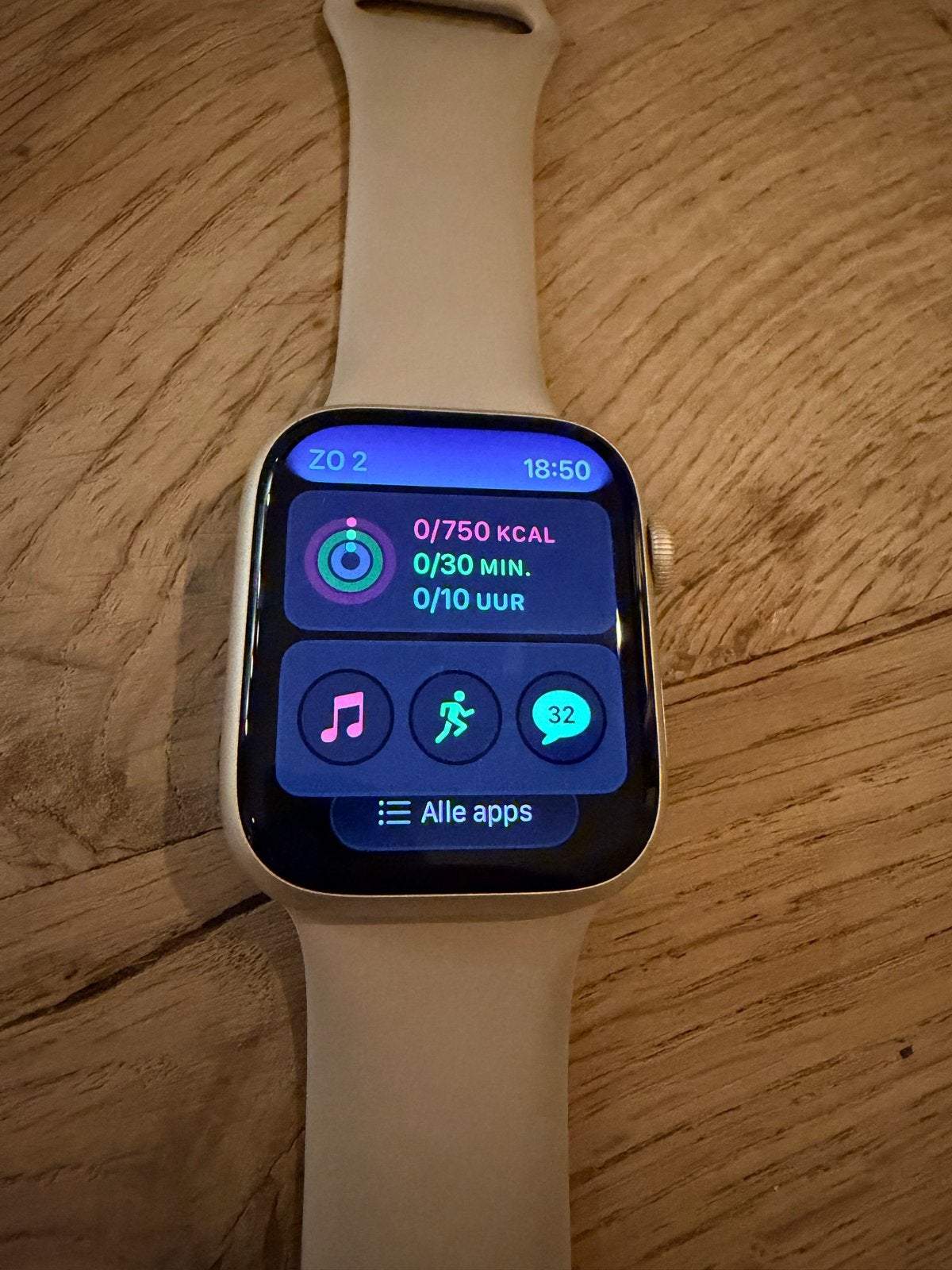 Apple Watch Series 7 45mm GPS Starlight - Zeer goede staat, Sieraden, Tassen en Uiterlijk, Smartwatches, Afstand, IOS, Ophalen of Verzenden