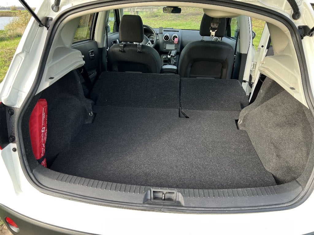 Foto 16 van Nissan Qashqai 1.6 2WD 2012 Wit