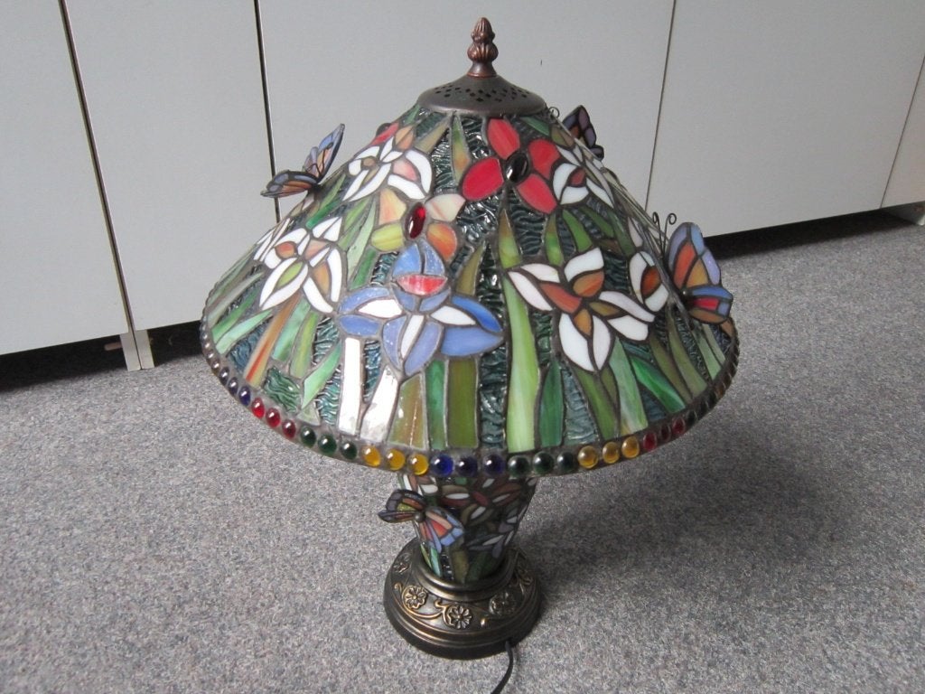 TIFFANY VLINDER LAMP TAFELLAMP, Antiek en Kunst, Ophalen