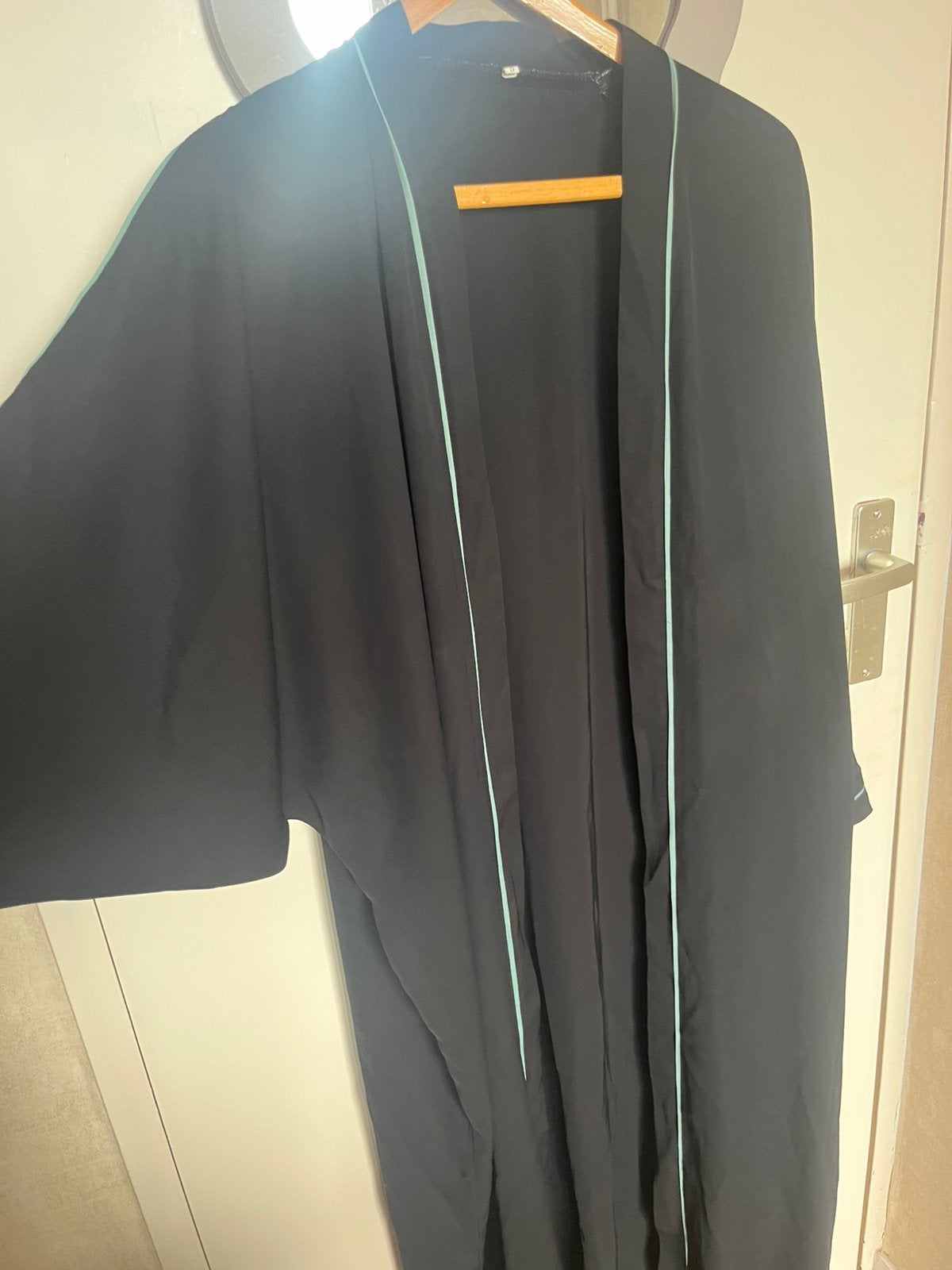Abaya met dunne rand, Maat 42/44 (L), Ophalen of Verzenden, Zo goed als nieuw, Onder de knie