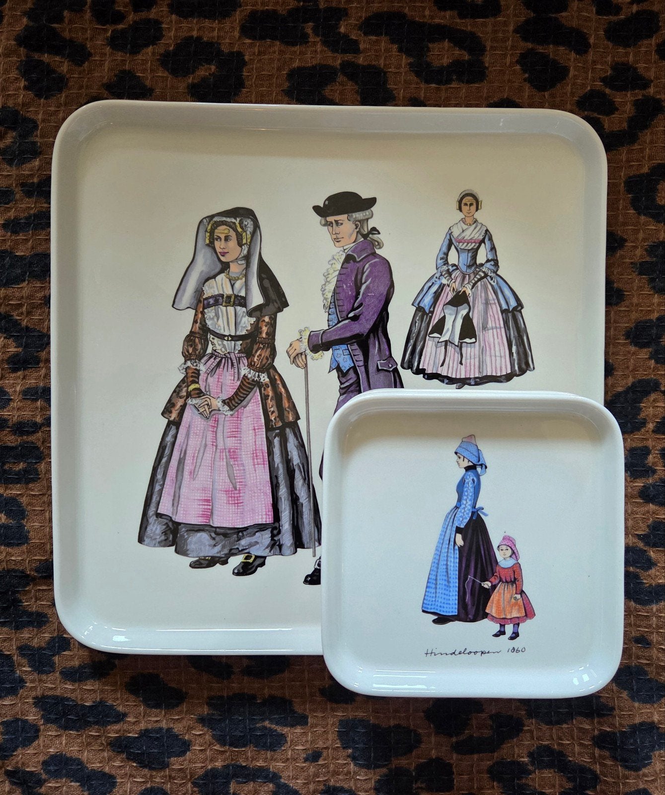 Villeroy & Boch - Klederdracht gebaksschaal en bordjes, Ophalen of Verzenden