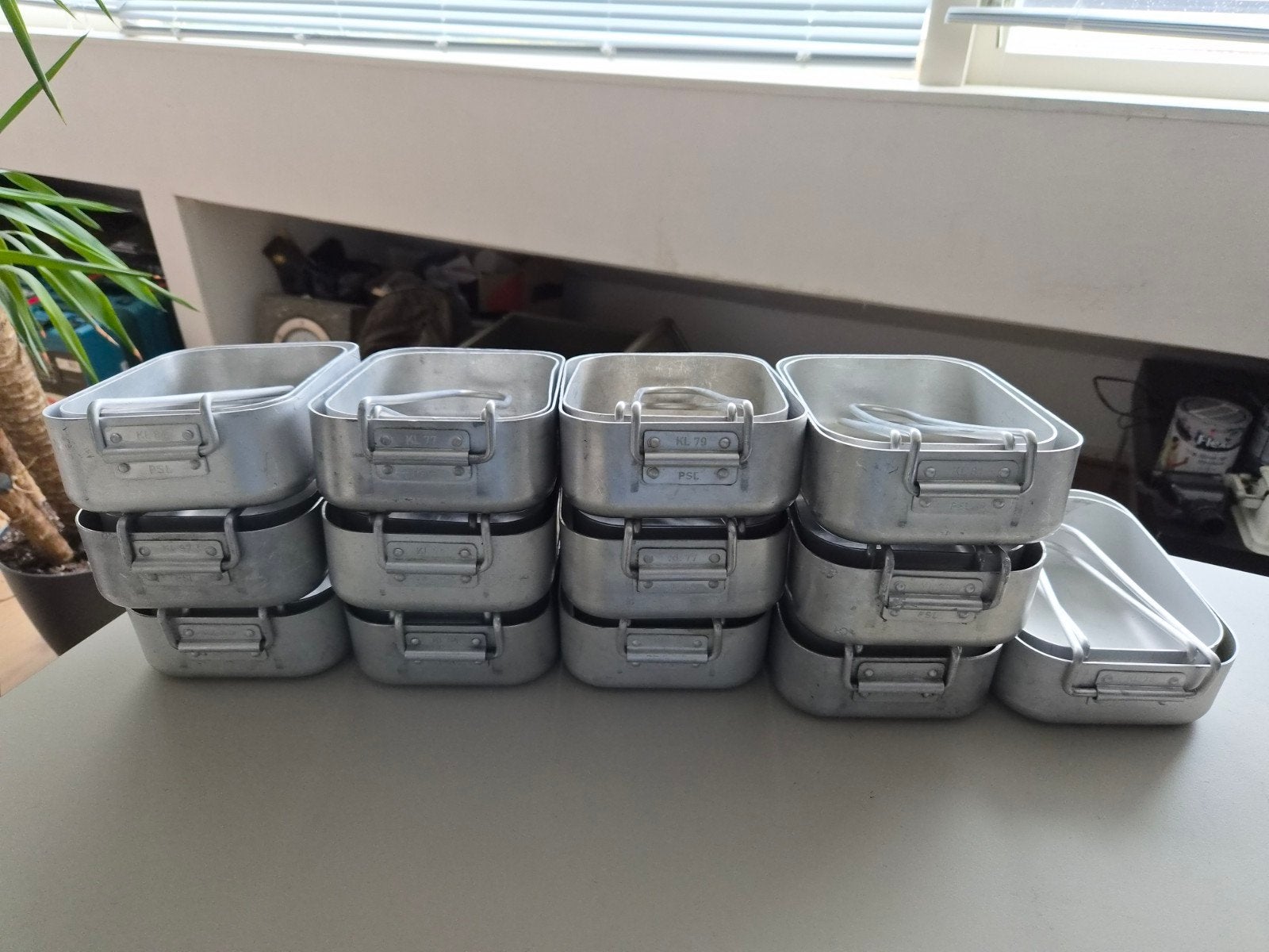 Defensie aluminium messtins 13 stuks, Ophalen of Verzenden, Zwart