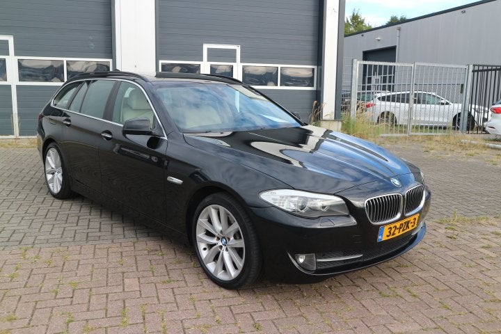 BMW 5 Serie Touring 528i High Executive (bj 2011, automaat), Euro 5, Achterwielaandrijving, Gebruikt, Beige