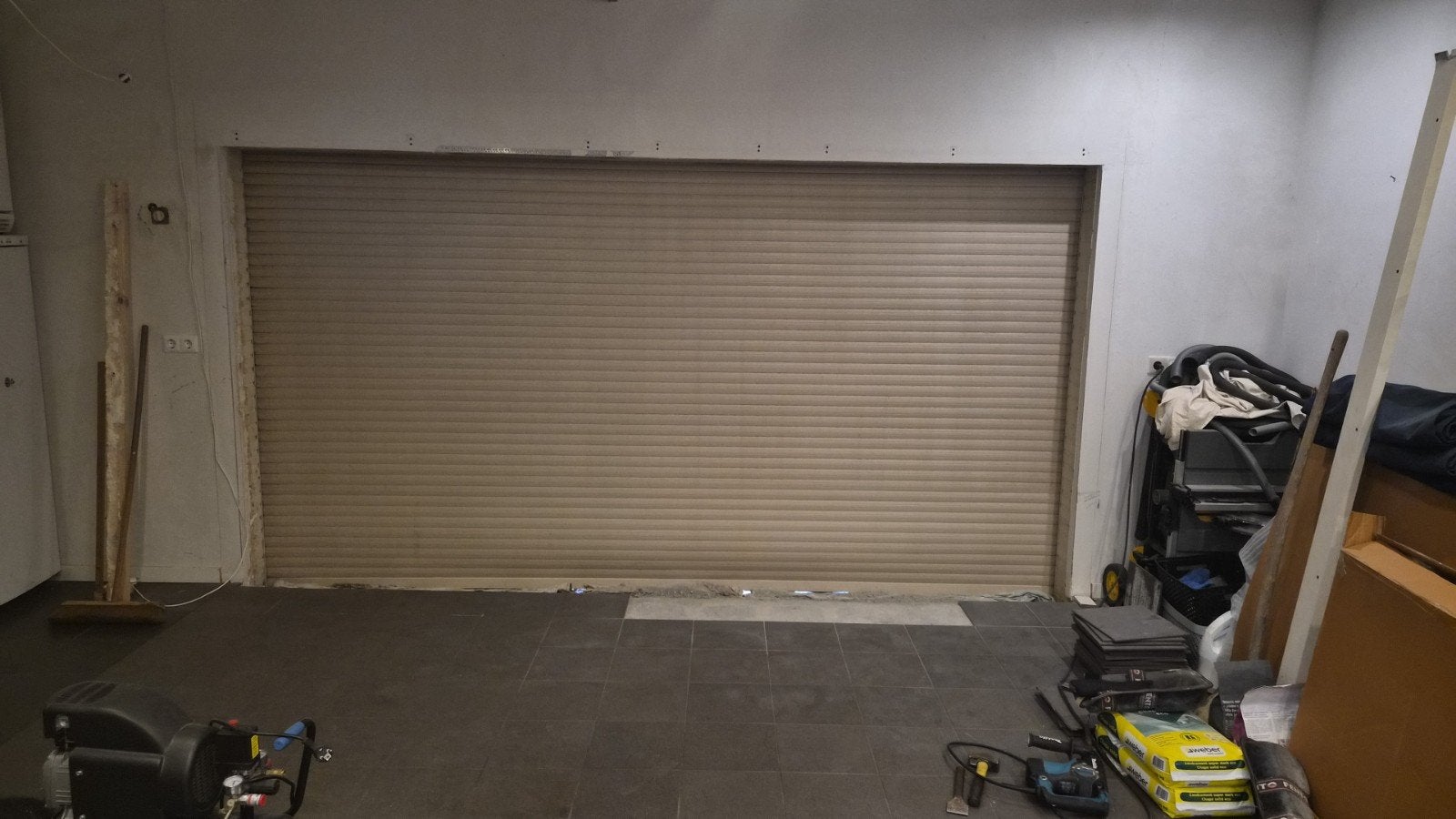 Garage rolluik, Doe-het-zelf en Verbouw, Ophalen, Gebruikt, Hout, 225 cm of meer