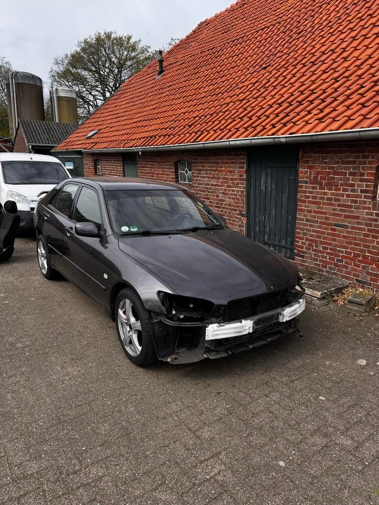 Lexus IS200 AUTOMAAT in onderdelen - Veel beschikbaar!, Ophalen of Verzenden, Gebruikt, Lexus