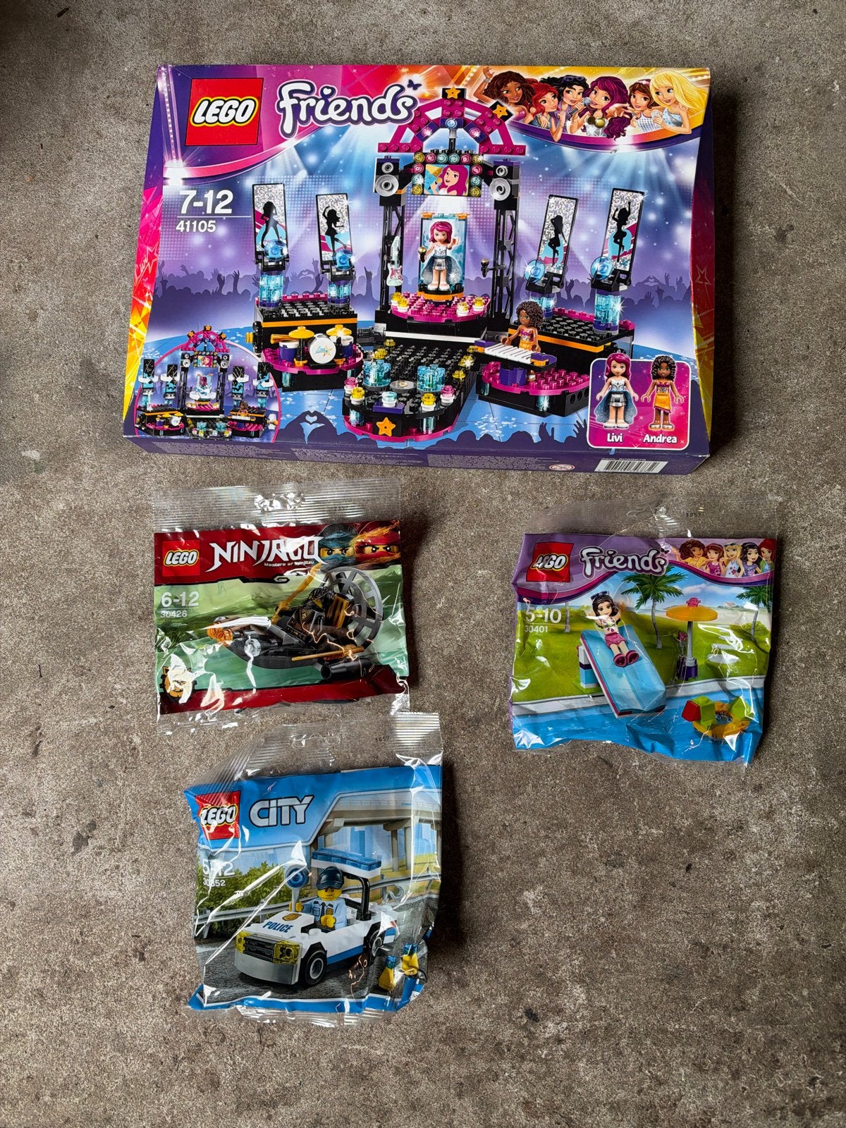 LEGO Friends Popster disco podium & 3 Nieuwe Zakjes, Lego, Friends, Ophalen of Verzenden, Zo goed als nieuw