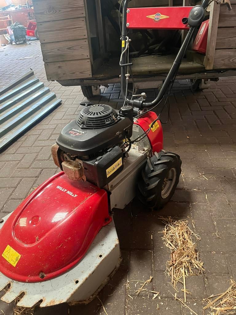 Ruwterreinmaaier willy nilly honda motor, Tuin en Terras, Grasmaaiers, Ophalen, 50 cm of meer, Benzine-grasmaaier