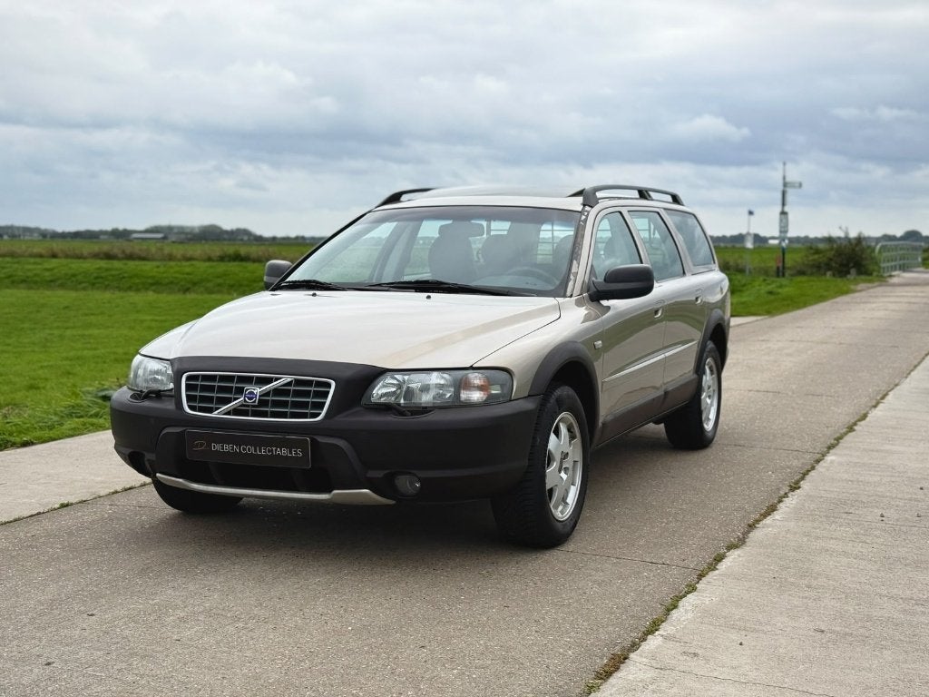 Volvo V70 Cross Country 2.4T XC AUT 2001, Auto's, Automaat, 1800 kg, Zwart, 1657 kg