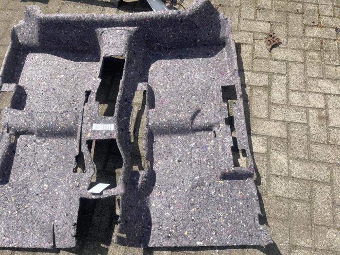 Isolatiemat rechts-achter van een Seat Arona, Gebruikt, -, Verzenden, -