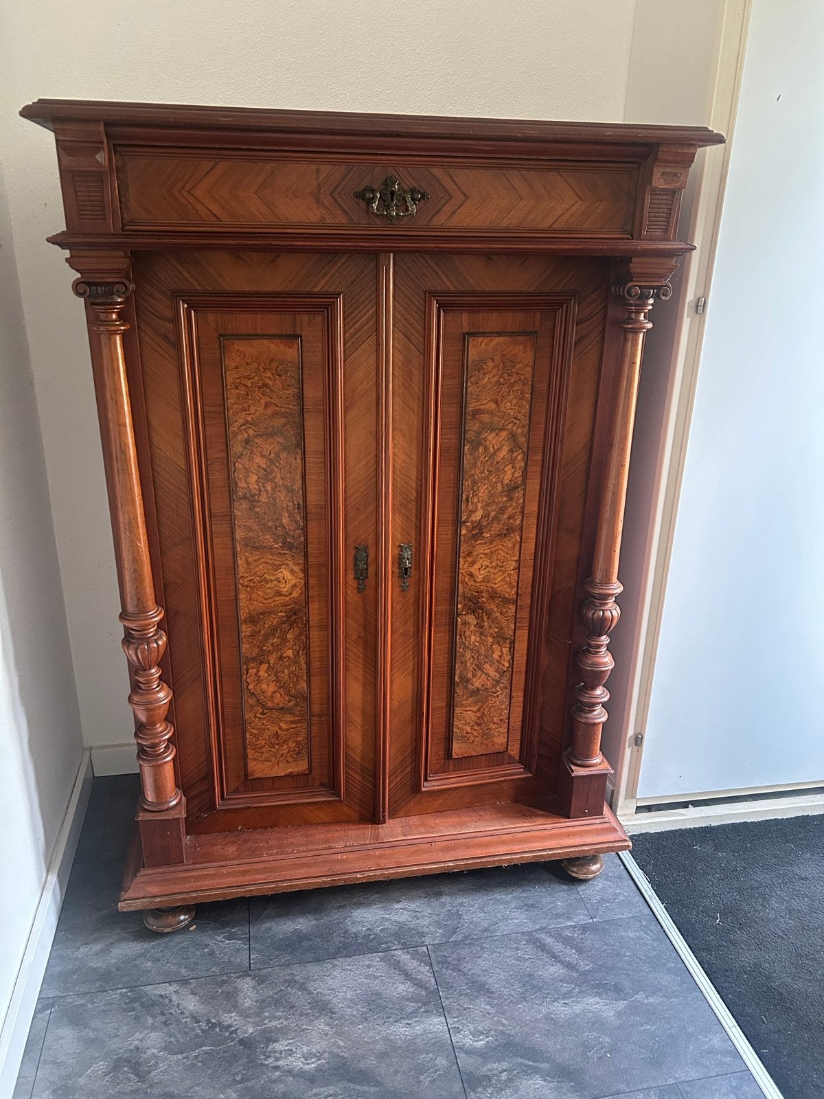 Antieke Kast - Prachtig Houten Meubel, Ophalen