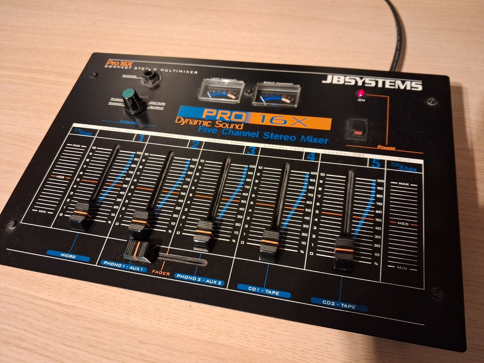 JBSystems Pro16x Compact Stereo Multimixer Mengpaneel, Ophalen, Gebruikt, Minder dan 5 kanalen, Microfooningang