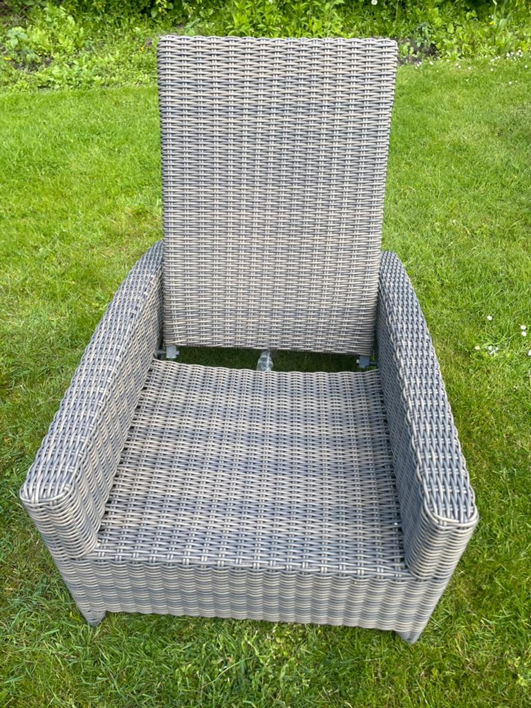 Stevige Lig/Loungestoel/ Ligbed van het merk Royal Patio, Ophalen, Gebruikt, Wicker