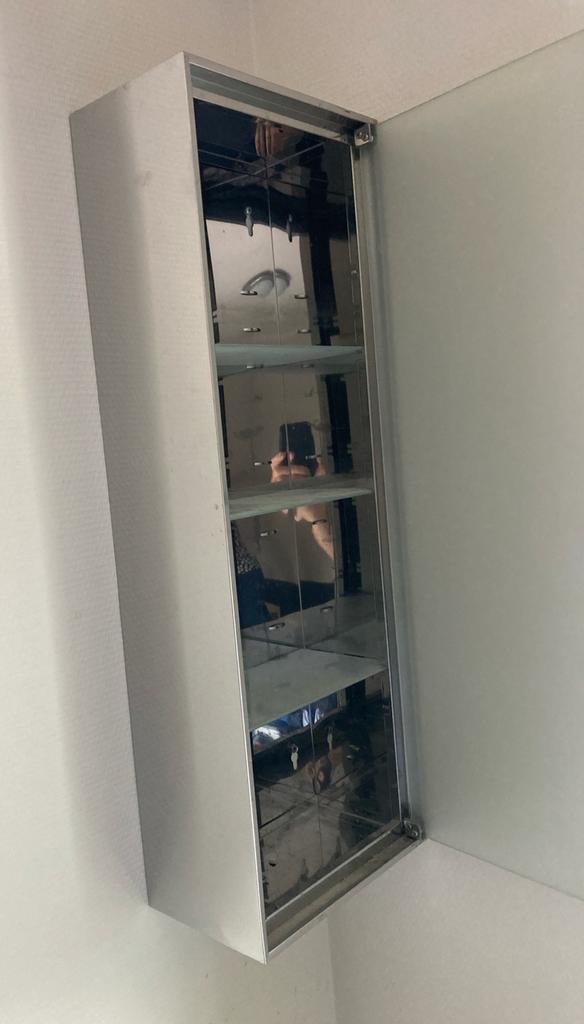 IKEA medicijnkast of badkamermeubel metaal met glazen deur, Huis en Inrichting, Minder dan 50 cm, Gebruikt, Overige typen, Ophalen of Verzenden