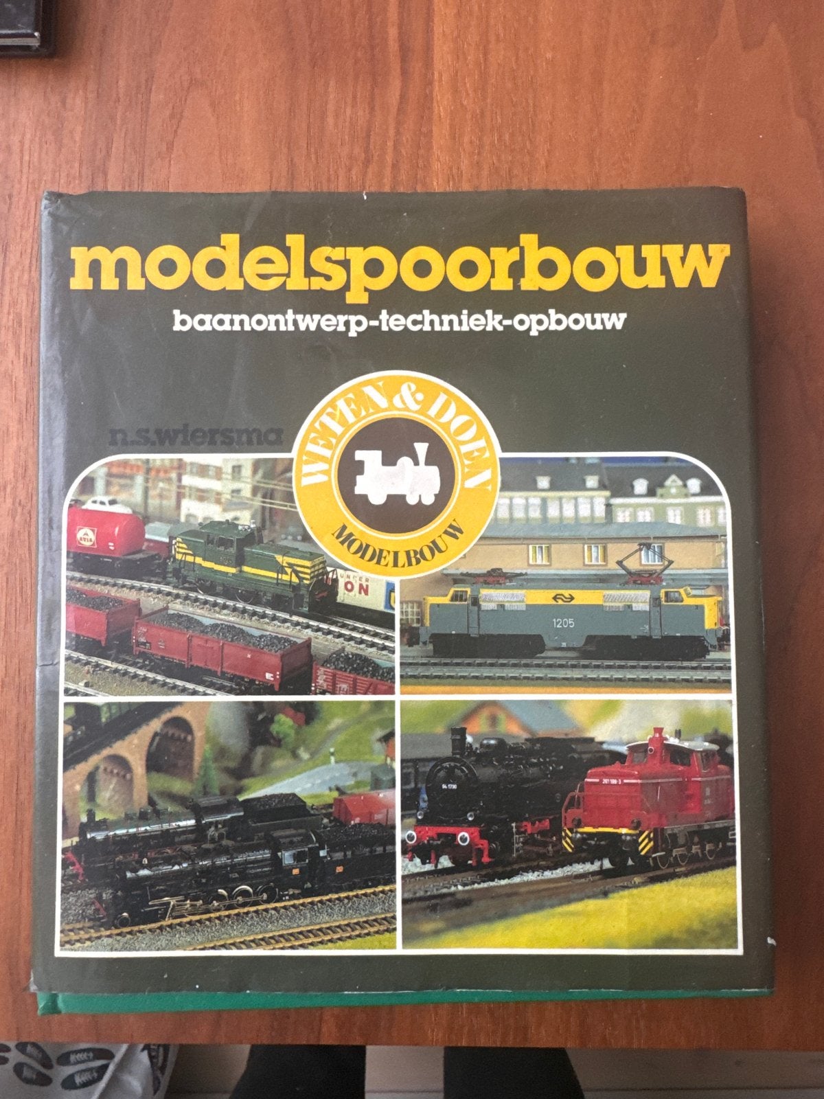 Modelsspoorbouw: Baanontwerp-techniek-opbouw (Weten & Doen), Ophalen of Verzenden, Gelezen, Overige onderwerpen
