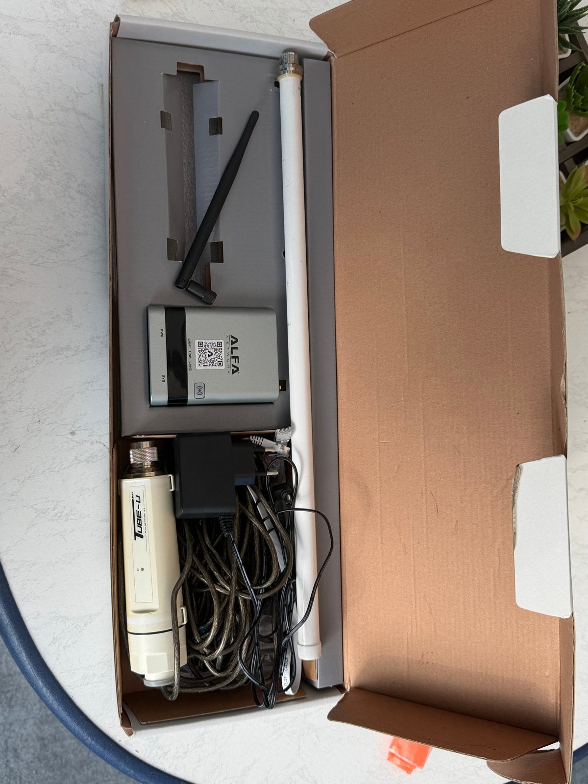 ALFA WiFi-CAMP PRO 2 WiFi Hotspot Extender Set, Ophalen of Verzenden, Zo goed als nieuw