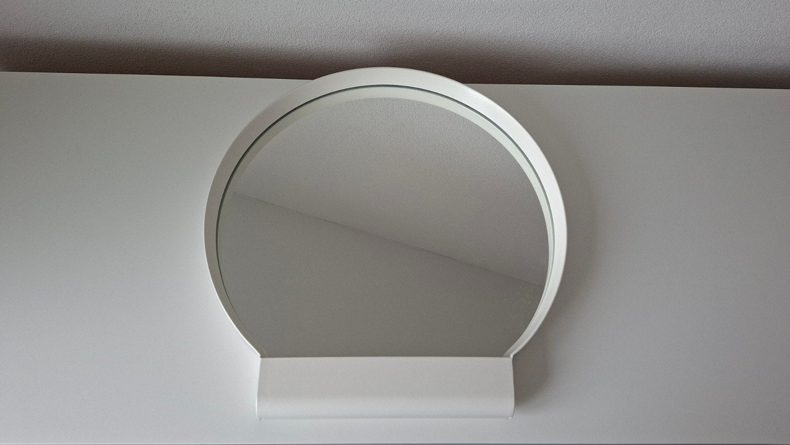 IKEA YPPERLIG wit metalen wandspiegel, Ophalen, Minder dan 50 cm, Rond, Zo goed als nieuw