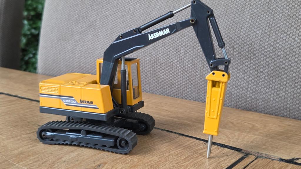 1:50 Joal Akerman EC200 model graafmachine 249, Hobby en Vrije tijd, Modelauto's | 1:50, Verzenden, Gebruikt, Hijskraan, Tractor of Landbouw