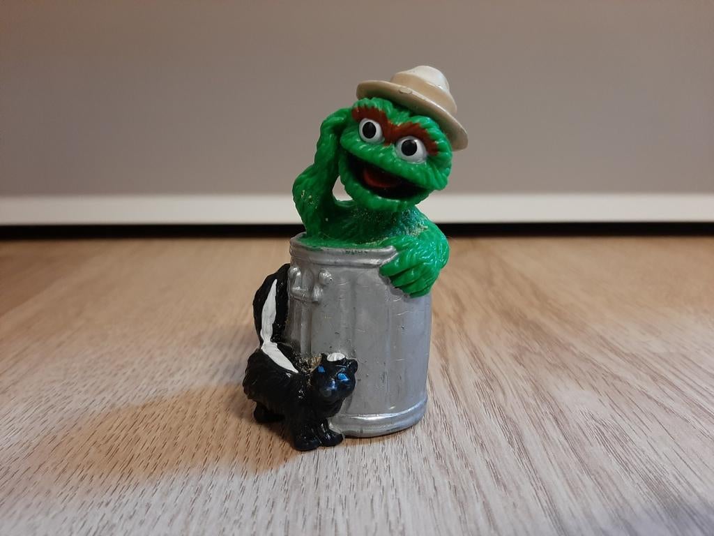 Sesamstraat Oscar poppetje met stinkdier, Ophalen of Verzenden