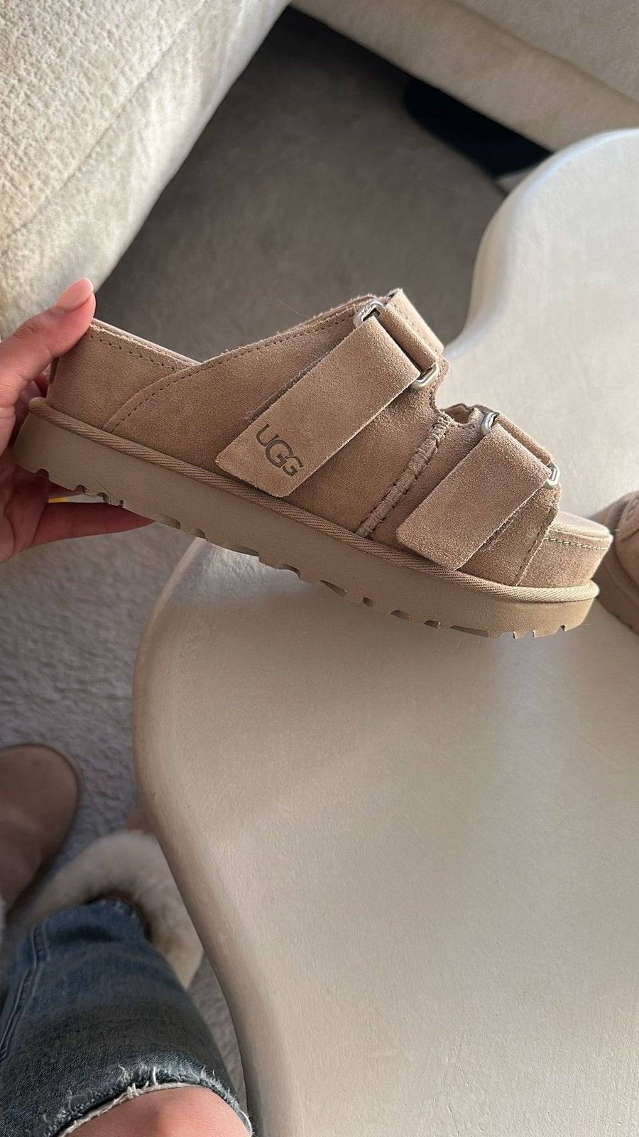 Beige Ugg Slippers W Goldenstar Hi Slide 37, Kleding | Dames, Ophalen of Verzenden, Zo goed als nieuw, Beige