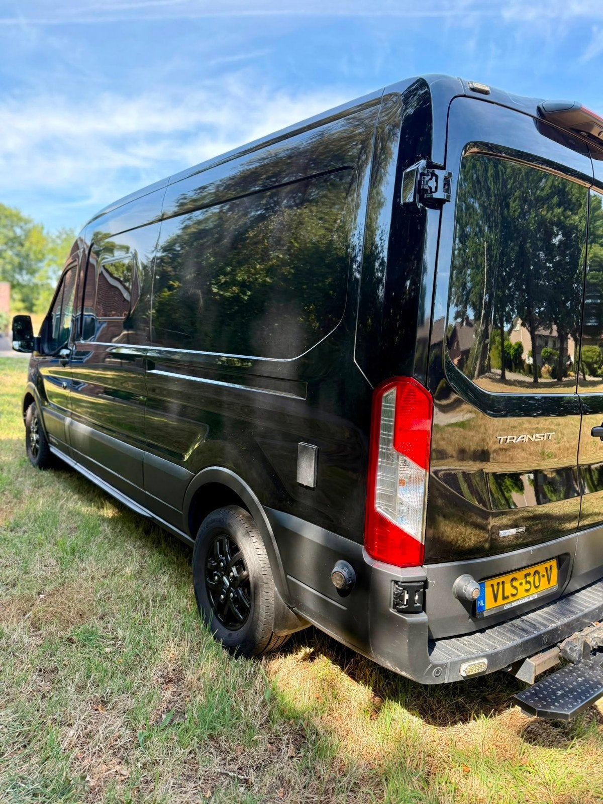 Foto 5 van Zeer nette Buscamper met nieuwe inrichting, luifel en airco
