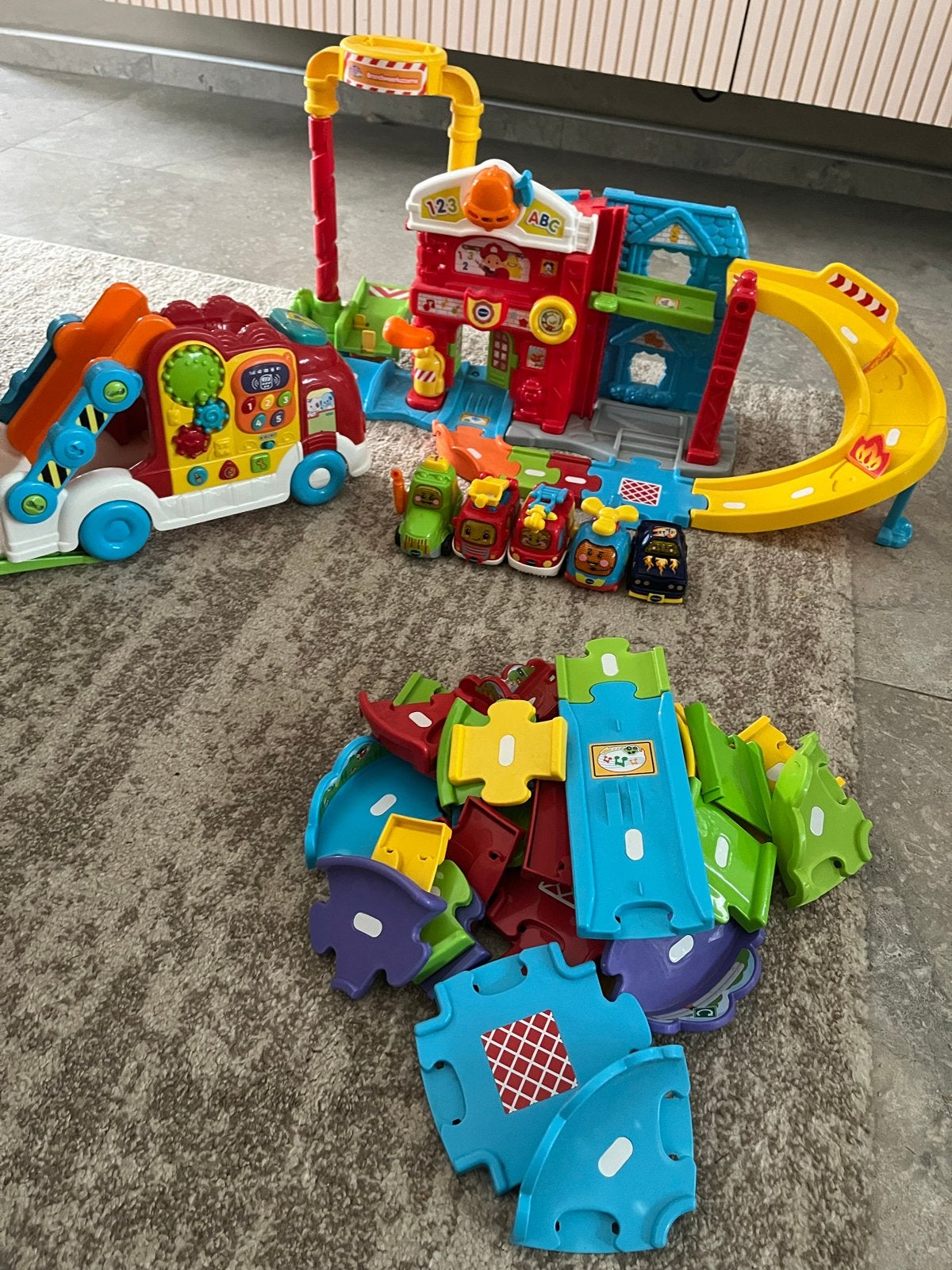 VTech Toet Toet Auto's Speelset met Brandweerkazerne en Auto, Ophalen, Gebruikt