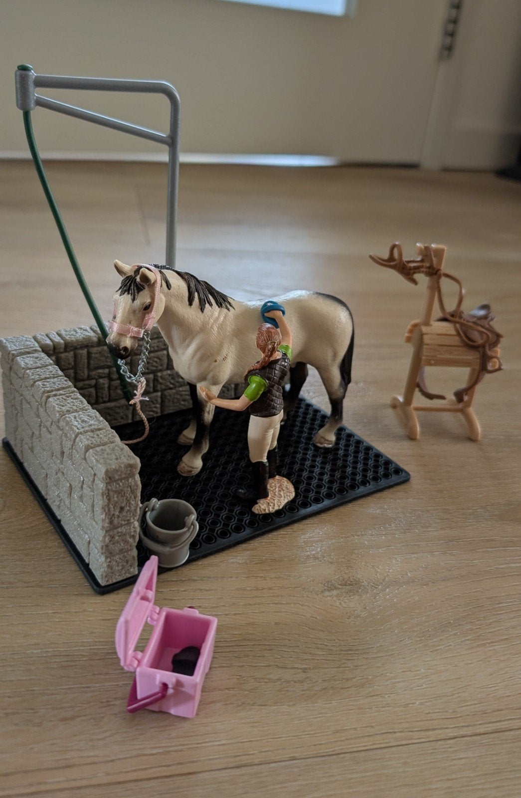 Schleich Paarden Wasplaats met Paard en Ruiter, Ophalen of Verzenden, Zo goed als nieuw