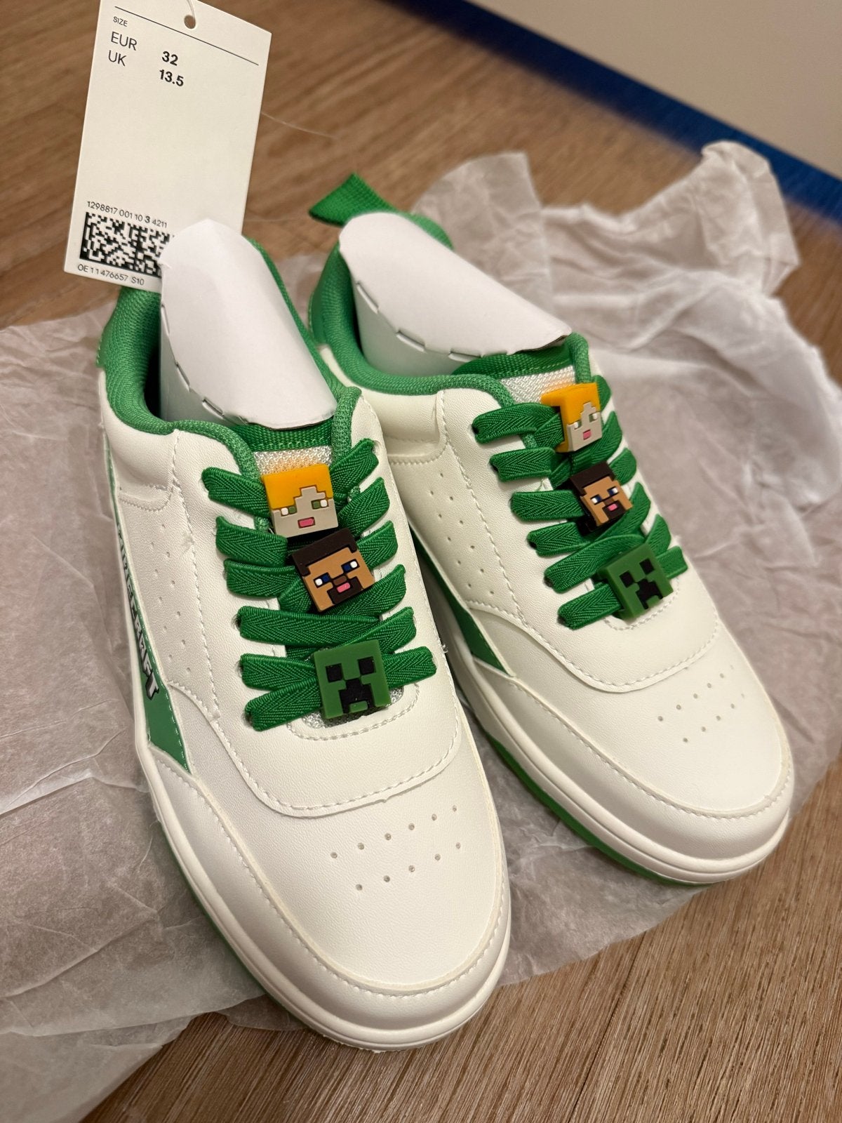 Nieuwe Minecraft sneakers maat 32, Ophalen of Verzenden, Nieuw, Jongen of Meisje, Schoenen