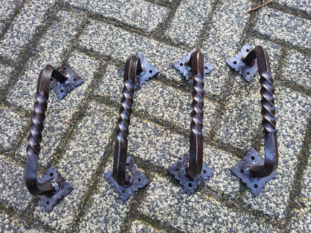 2 Rustieke smeedijzeren deur, poort, hek, trekgrepen 17,5 cm, Antiek en Kunst, Ophalen of Verzenden