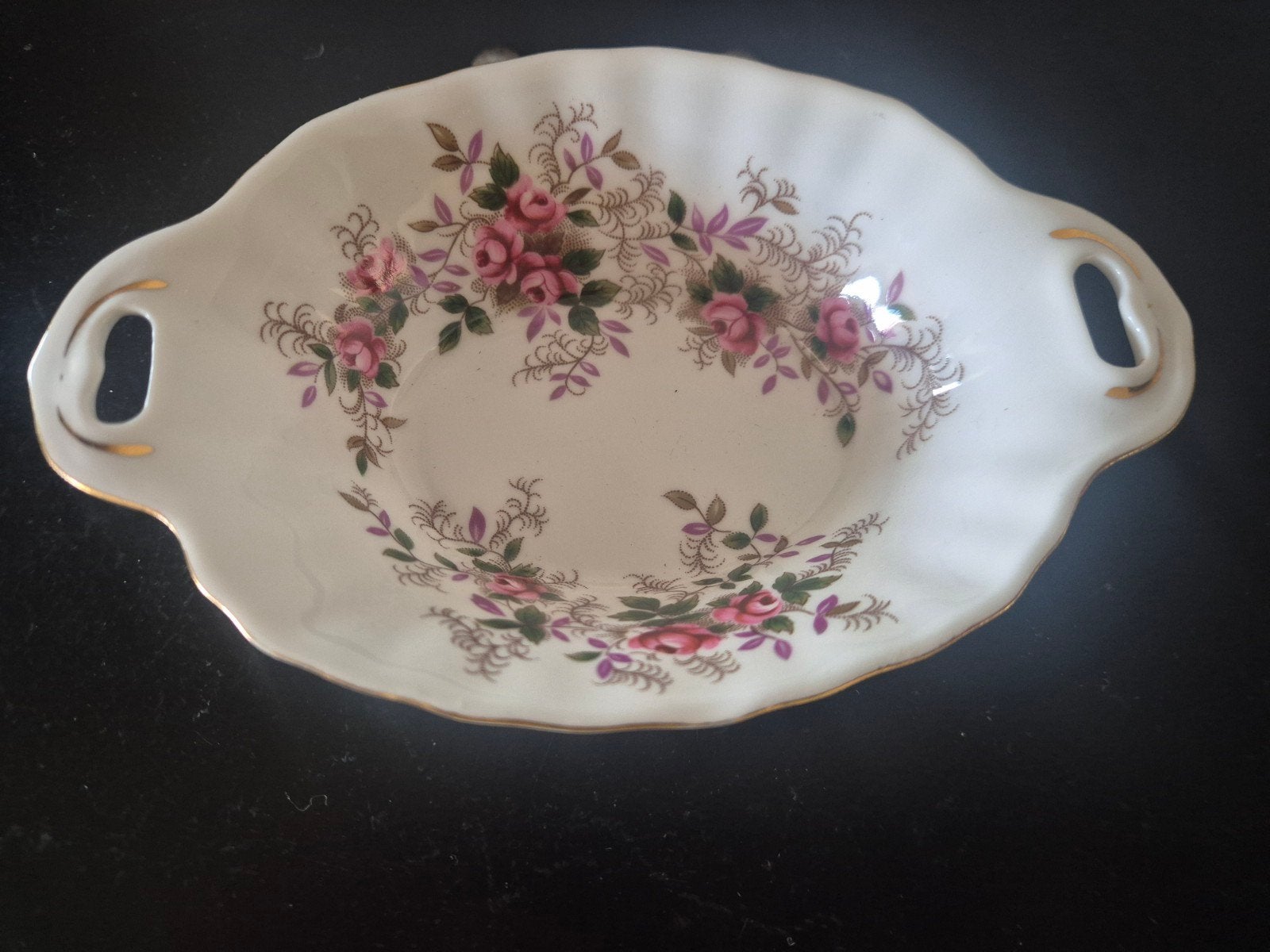 Lavender rose Royal albert porselein, Ophalen of Verzenden, Zo goed als nieuw, Porselein, Kop en/of schotel