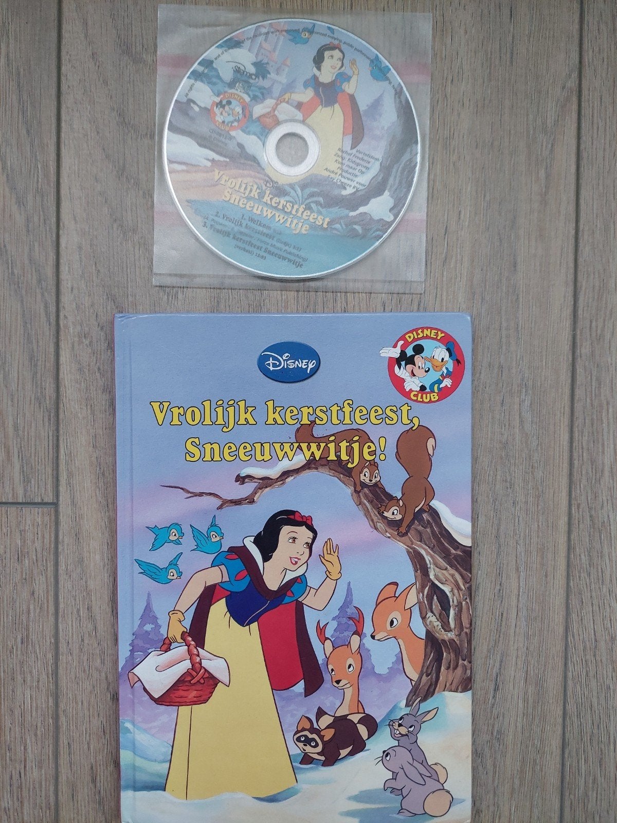 Vrolijk Kerstfeest Sneeuwwitje boek + cd, Boeken, Luisterboeken, Ophalen of Verzenden, Cd