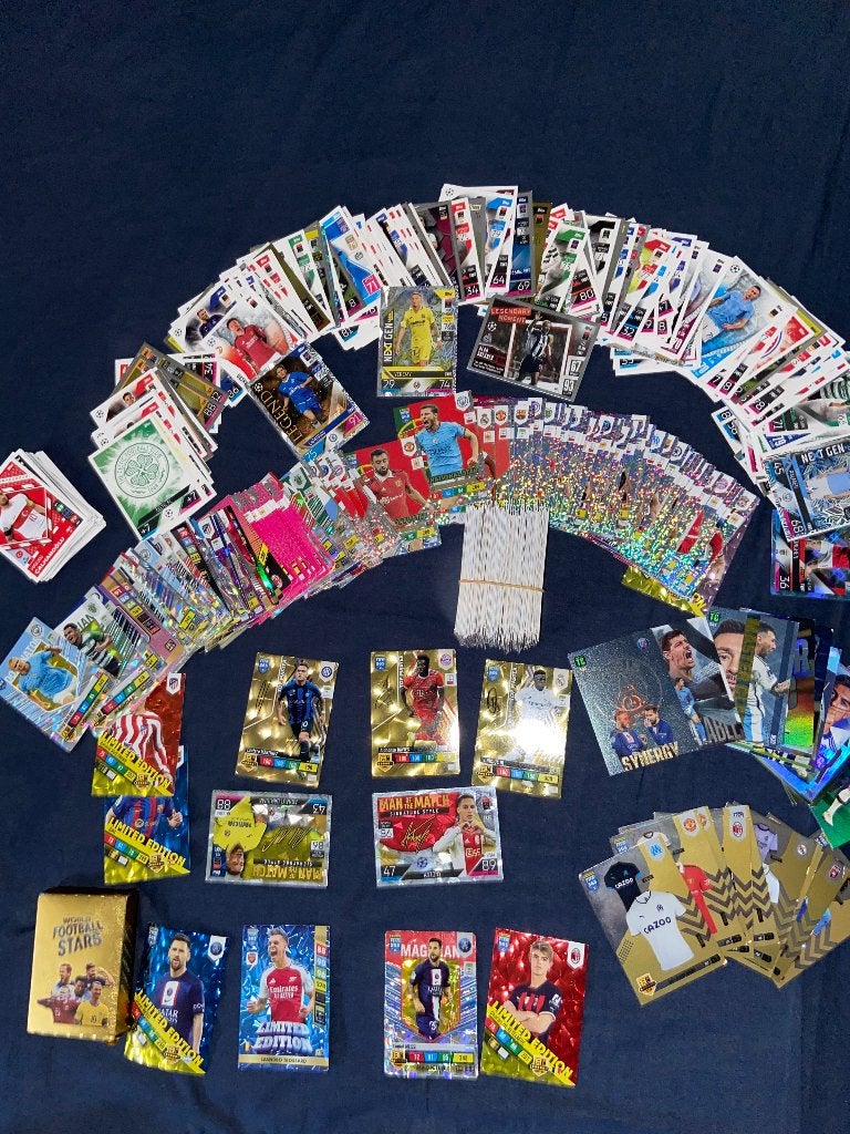 Voetbal, Bakugan en Dragon Ball kaarten, Ophalen of Verzenden, Zo goed als nieuw, Meerdere kaarten, Foil