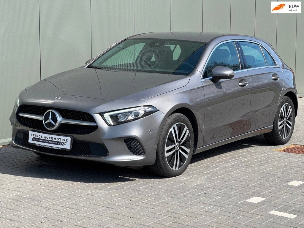 Mercedes-Benz A-klasse 250 e // Plug-in Hybrid // Business L, Auto's, Mercedes-Benz, Gebruikt, 4 cilinders, Alcantara, Origineel Nederlands