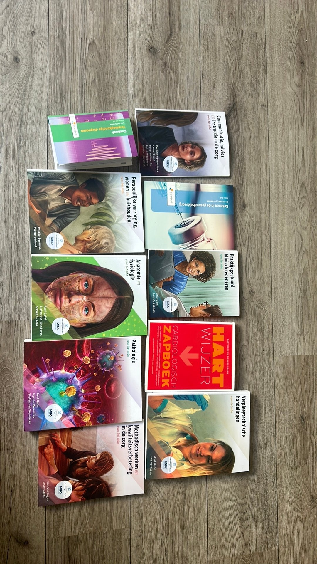 Verpleegkunde studieboeken, Ophalen of Verzenden, Zo goed als nieuw, Myrthe Zwierstra; Asaf Gafni, Nederlands