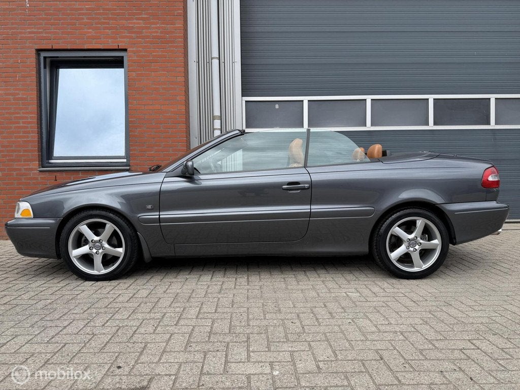 Volvo C70 Convertible 2.4T 200pk Aut Autumn Sun - orig NL, Auto's, Volvo, C70, Gebruikt, Cabriolet, 4 stoelen