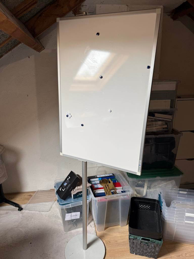 Geote Whiteboard op voet, Ophalen