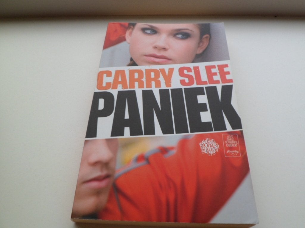 Paniek - Carry Slee, Ophalen of Verzenden, Zo goed als nieuw
