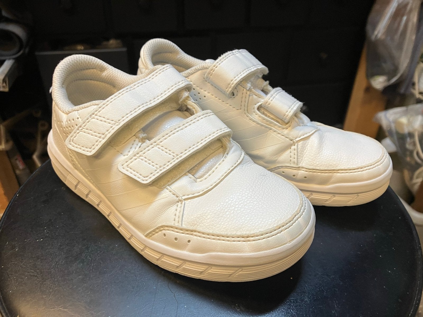 Witte Adidas Kinder Sneakers/Gymschoenen - Maat 30, Kinderen en Baby's, Kinderkleding | Schoenen en Sokken, Ophalen of Verzenden