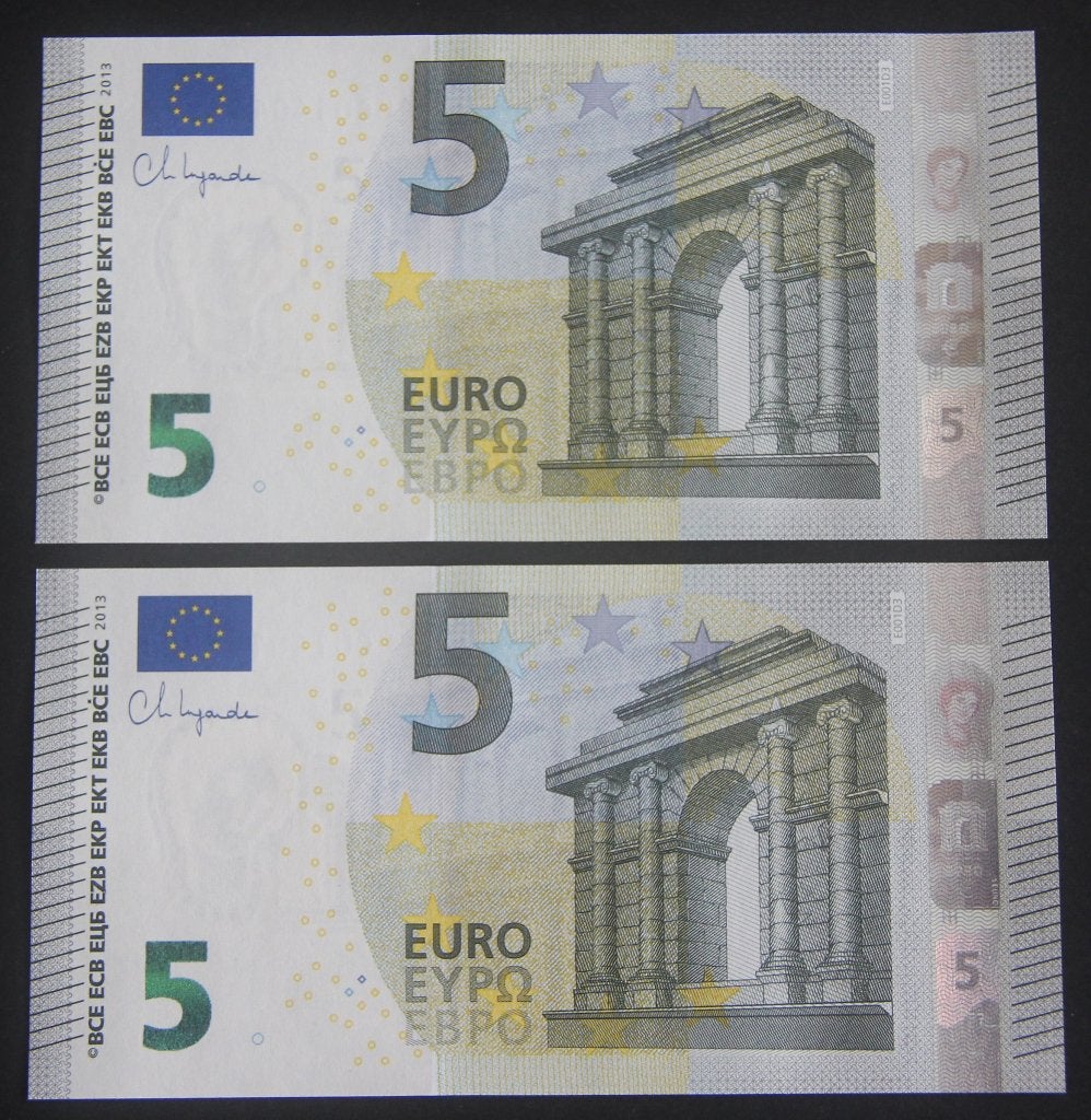 2x 5 euro 2013 opv. EC0140153192(01) ongelopen, Postzegels en Munten, Ophalen of Verzenden, Overige landen, 5 euro, Setje