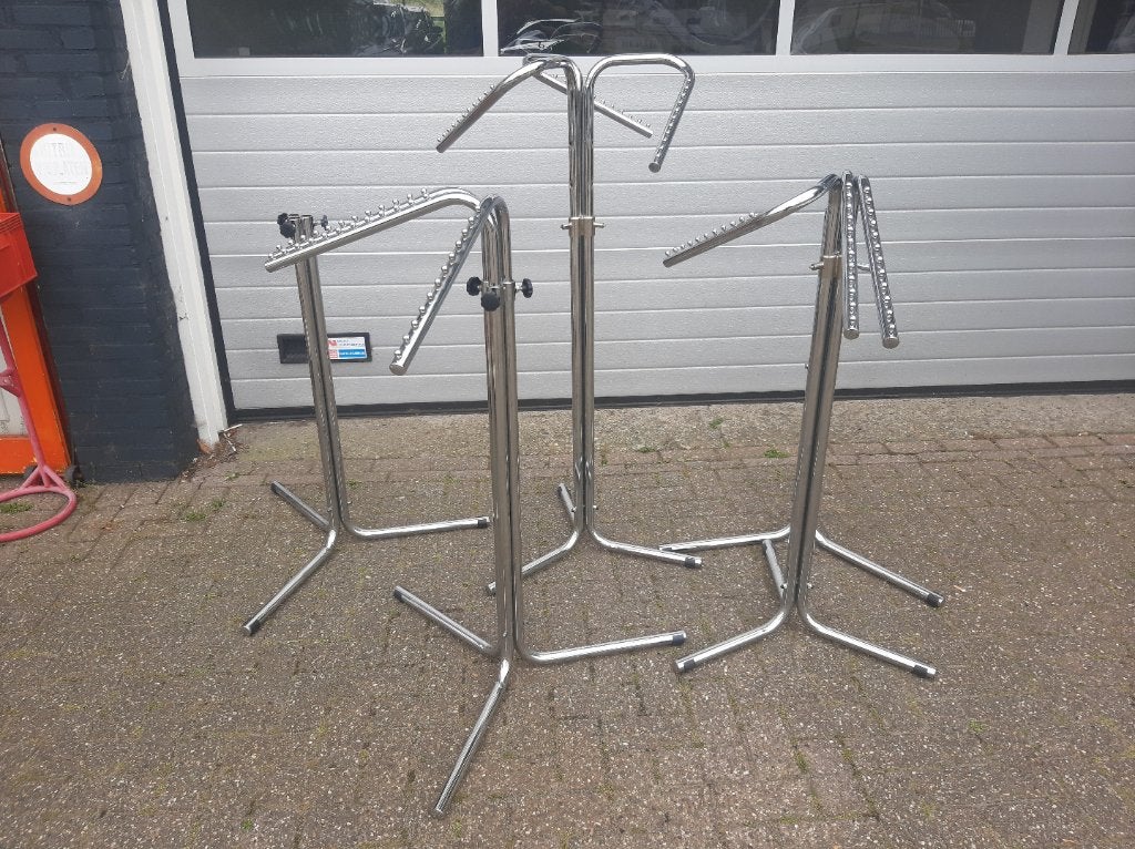 Kleding rek € 40,00 per stuk. Meerdere kleding rekken €40,00, Kleding | Dames, Kledingrekken, Ophalen, Helmen Store, 06-51941417