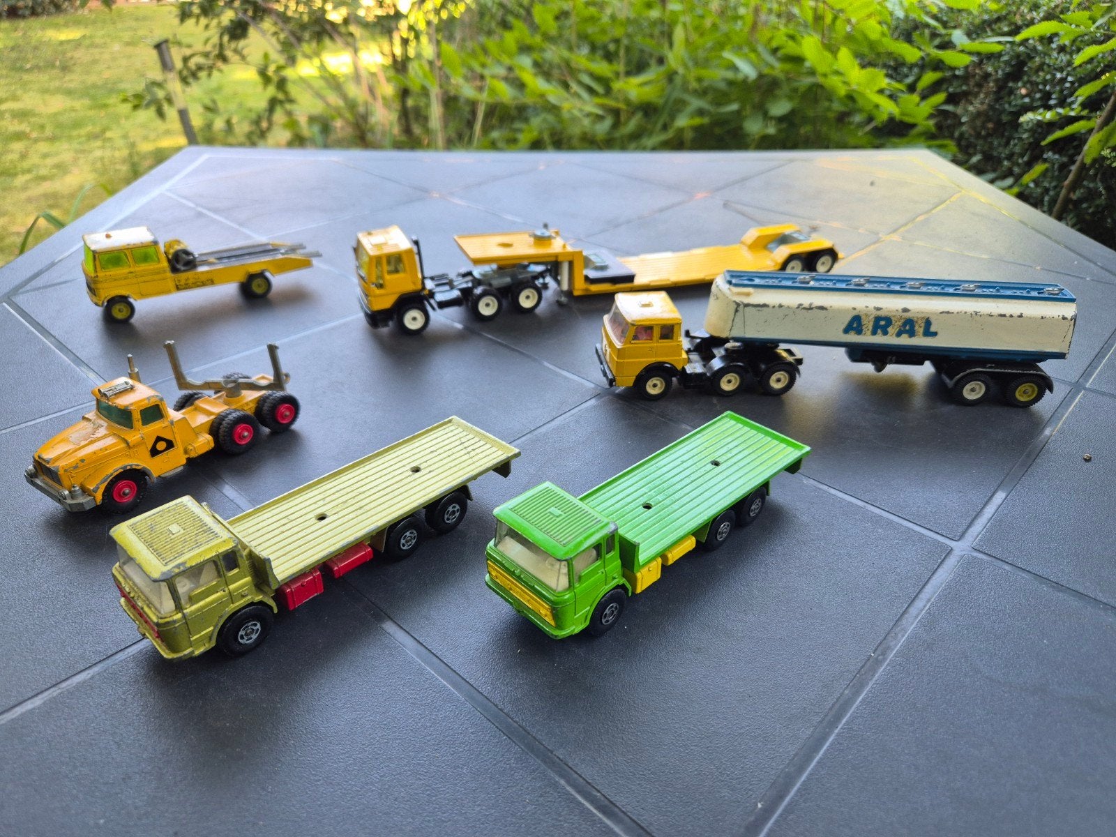 vrachtwagens 1:43 m/z oplegger, Ophalen of Verzenden, Gebruikt, Bus of Vrachtwagen, Matchbox