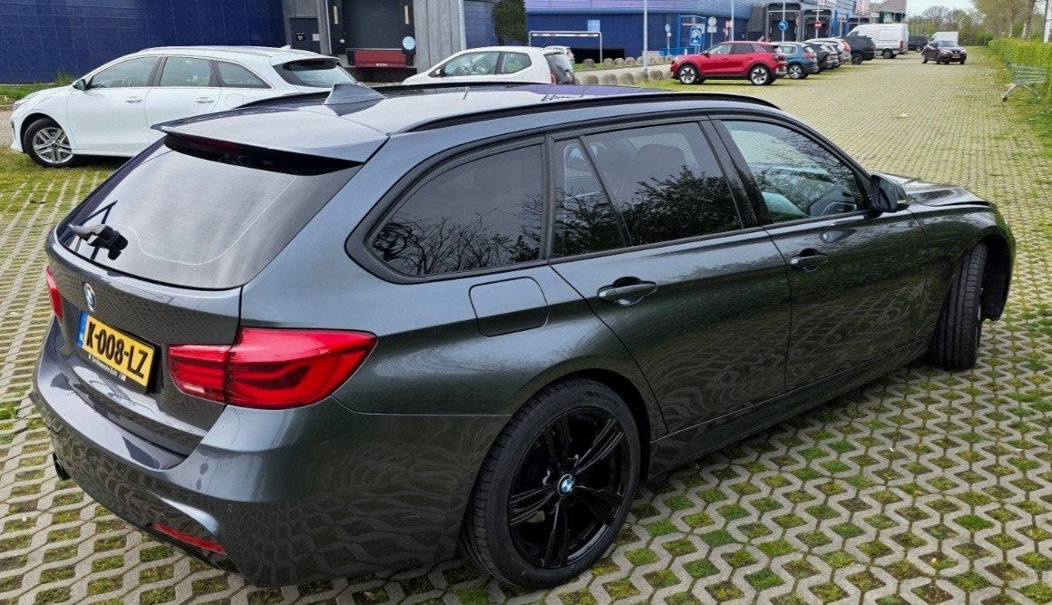 BMW 3-Serie 320i 184pk Aut 2017 stoelver.nw apk.android., Auto's, 1998 cc, 1800 kg, Zwart, 4 cilinders