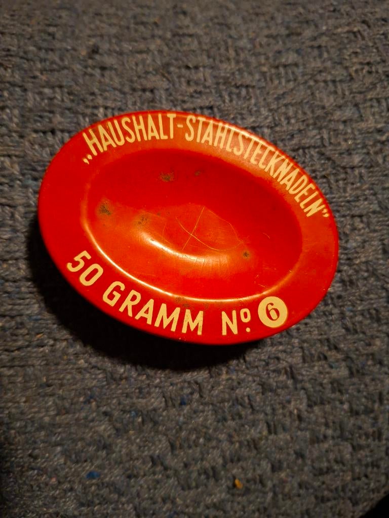 Vintage naalden blikje "Haushalt-Stahlstecknadeln", Verzamelen, Blikken, Ophalen of Verzenden, Gebruikt, Overige, Overige merken