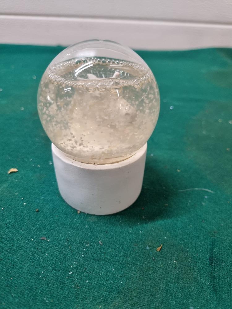 sneeuwbol met eenhoorn en verlichting, Diversen, Kerst, Ophalen of Verzenden, 'T Olde Gre-j, Info@toldegrej.nl, Endepoelstraat 20f Didam