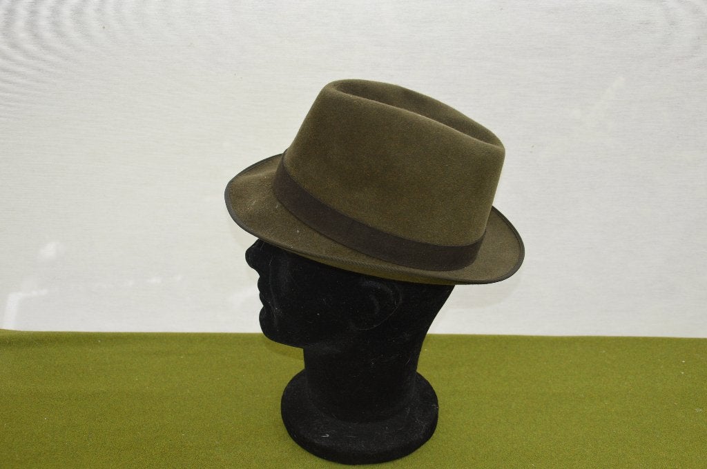 Vilten heren gleufhoed/ fedora hoed merk Kenneth donkergroen, Hoed, Ophalen of Verzenden, 57 cm (M, 7⅛ inch) of minder, Gedragen