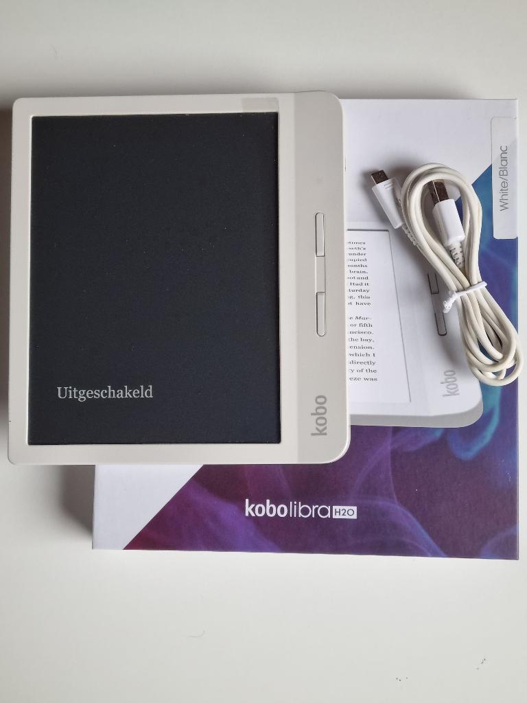 Kobo Libra H2O white, Computers en Software, E-readers, Gebruikt, 8 GB, Ophalen of Verzenden, 7 inch