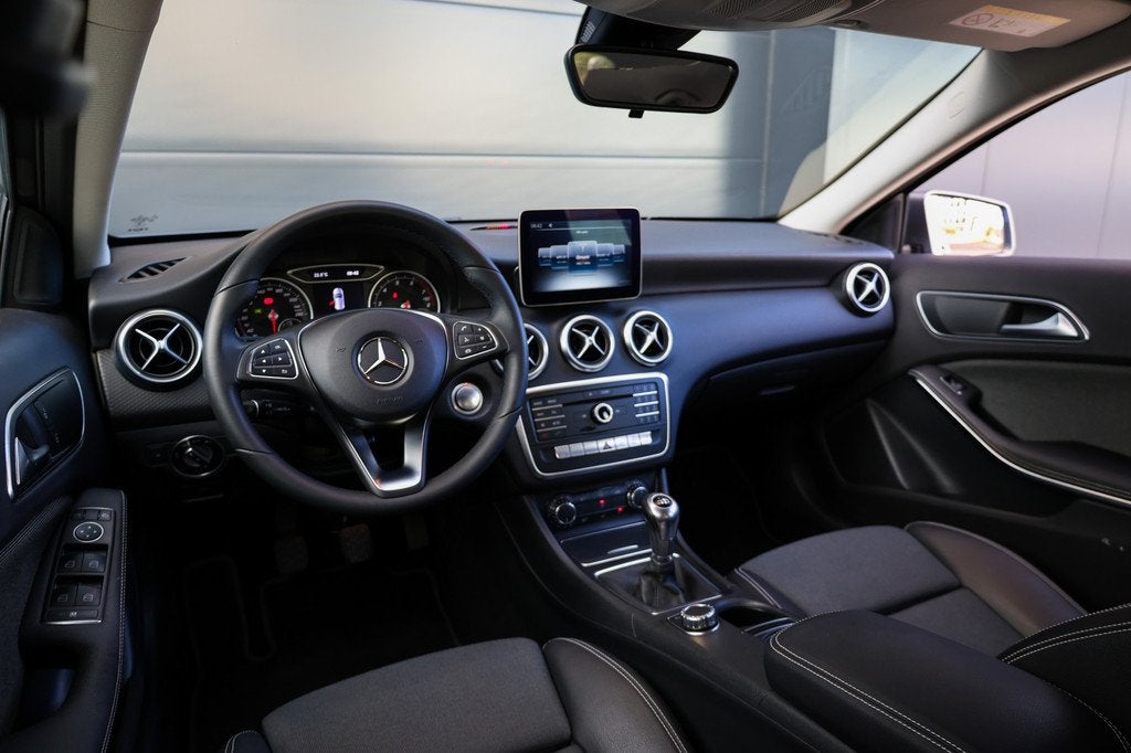 Mercedes-Benz A-Klasse 160 Ambition | NAP | DEALER ONDH | ST, Auto's, Voorwielaandrijving, Stof, Gebruikt, 4 cilinders