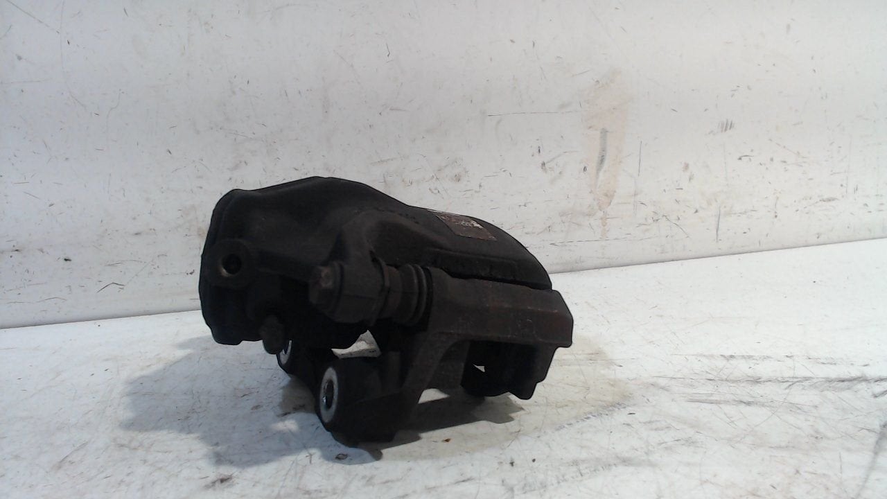 Remklauw rechts voor Peugeot 2008, Onderdelen@venauto.nl, Van der Ven Autorecycling B.V., Gebruikt, Ettenseweg 76, 4706 PB Roosendaal, The Netherlands