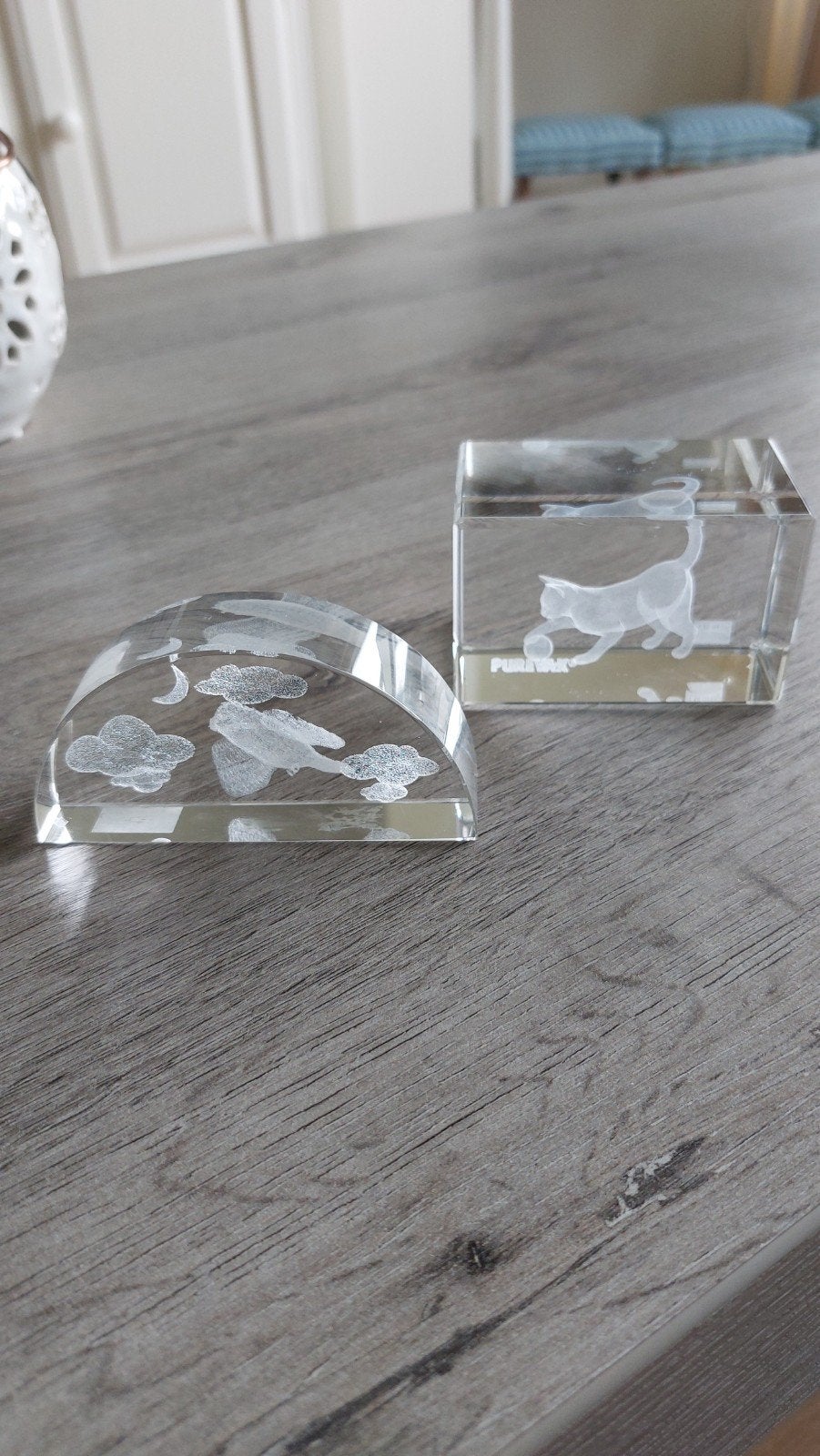 2 Glazen decoratie objecten: kat en maan/wolken, Ophalen of Verzenden