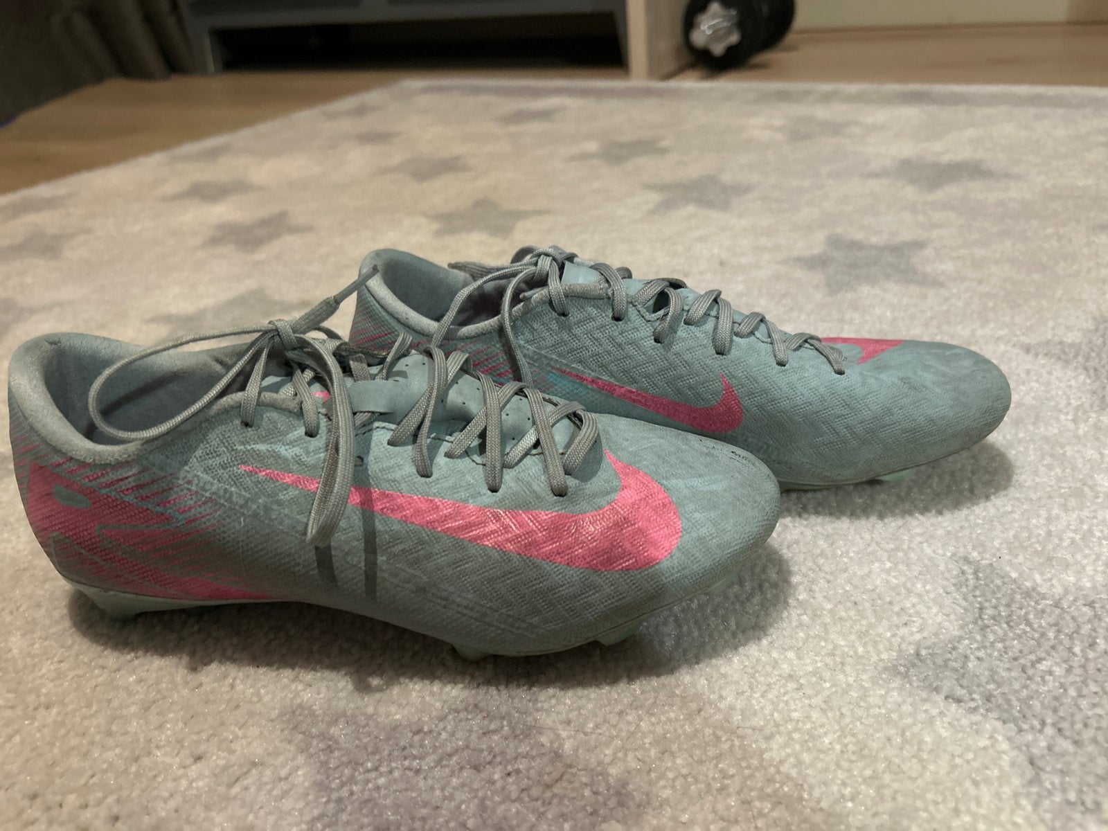 Nike Mercurial Voetbalschoenen - Grijs/Roze maat 40, Ophalen, Gebruikt, Schoenen