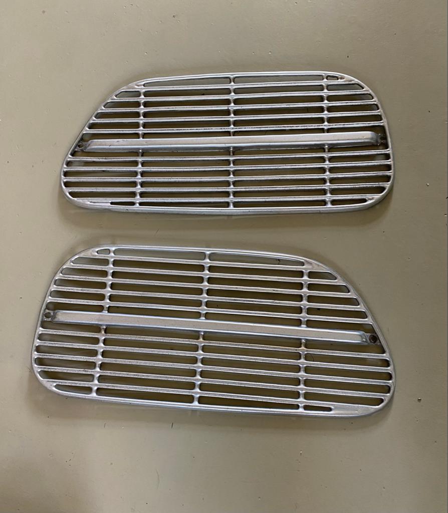 Volvo Amazon grill set - 1961-67 Klassieke grilles, Ophalen of Verzenden, Gebruikt, Voor, Volvo